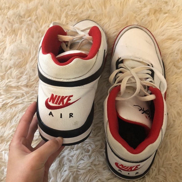 Nike flight legacy shoes in red and black!!! - Picture 5 of 7